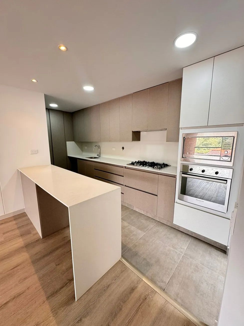 Apartamento en venta Antioquia Envigado La Inmaculada 128 m2 Habitaciones 3 Baños 4 Garajes 2 Precio $742000000
