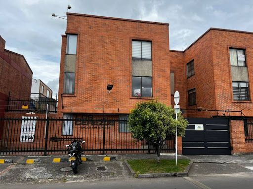 Apartamento en arriendo Cundinamarca Bogotá Jardines Del Norte 90 m2 Habitaciones 3 Baños 4 Garajes 1 Precio $3200000