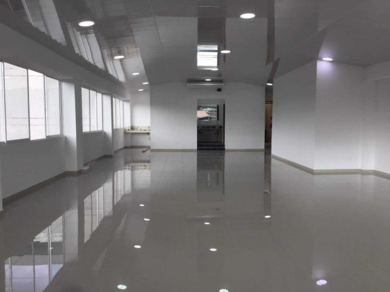 Local en arriendo Valle Del Cauca Cali Eucarístico 200 m2 Habitaciones 0 Baños 4 Garajes 0 Precio $6600000