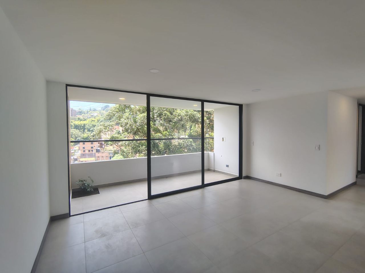Apartamento en arriendo Antioquia Envigado San José 95 m2 Habitaciones 3 Baños 3 Garajes 2 Precio $4700000