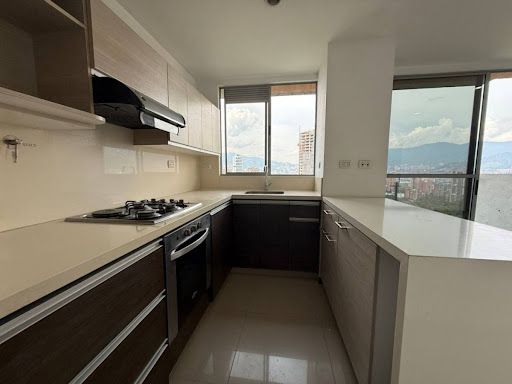 Apartamento en arriendo Antioquia Medellín La Florida 92 m2 Habitaciones 3 Baños 2 Garajes 2 Precio $5000000