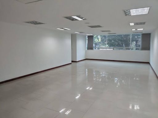 Oficina en arriendo Antioquia Medellín El Poblado 420 m2 Habitaciones 0 Baños 2 Garajes 7 Precio $39000000