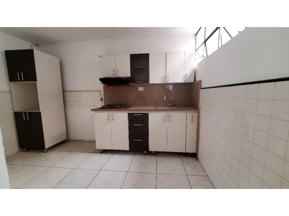 Apartaestudio en arriendo Antioquia Medellín La Castellana 220 m2 Habitaciones 5 Baños 3 Garajes 1 Precio $6800000