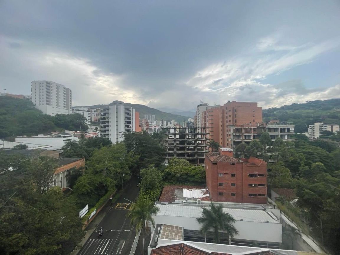 Apartamento en venta Valle Del Cauca Cali Santa Teresita 207 m2 Habitaciones 3 Baños 4 Garajes 2 Precio $1250000000