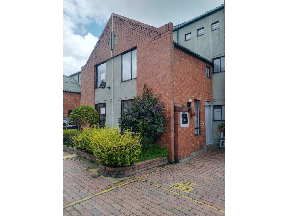 Casa en venta Cundinamarca Bogotá Ciudad Quirigua 86 m2 Habitaciones 3 Baños 2 Garajes 1 Precio $490000000