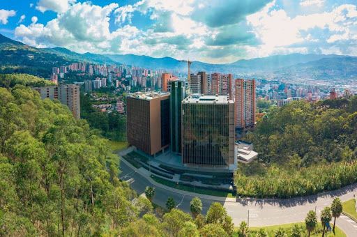 Oficina en arriendo Antioquia Medellín Altos Del Poblado 38 m2 Habitaciones 0 Baños 1 Garajes 1 Precio $3600000