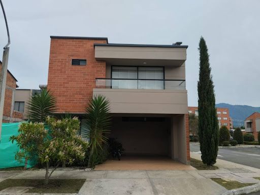 Casa en arriendo Antioquia La Ceja Fray Eugenio Ramirez Salazar 127 m2 Habitaciones 3 Baños 3 Garajes 1 Precio $3900000