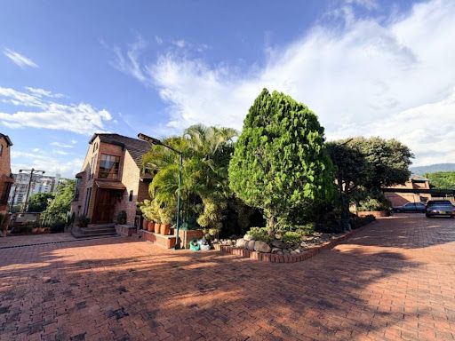 Casa en venta Santander Floridablanca Ub La Calleja Campestre 184 m2 Habitaciones 3 Baños 3 Garajes 2 Precio $1400000000