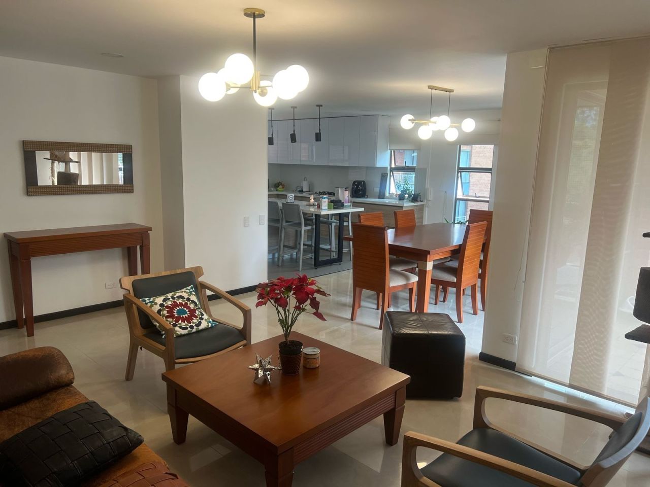 Apartamento en venta Valle Del Cauca Cali Urbanización Ciudad Jardín 154 m2 Habitaciones 3 Baños 3 Garajes 2 Precio $860000000
