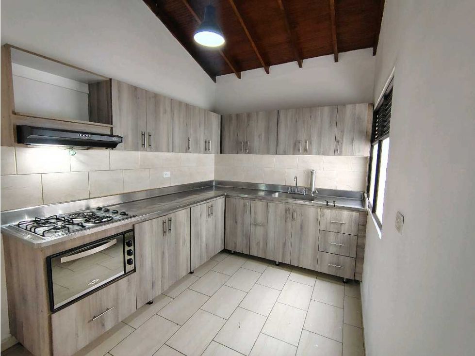 Apartamento en arriendo Antioquia Medellín San Joaquin 92 m2 Habitaciones 4 Baños 2 Garajes 0 Precio $2400000