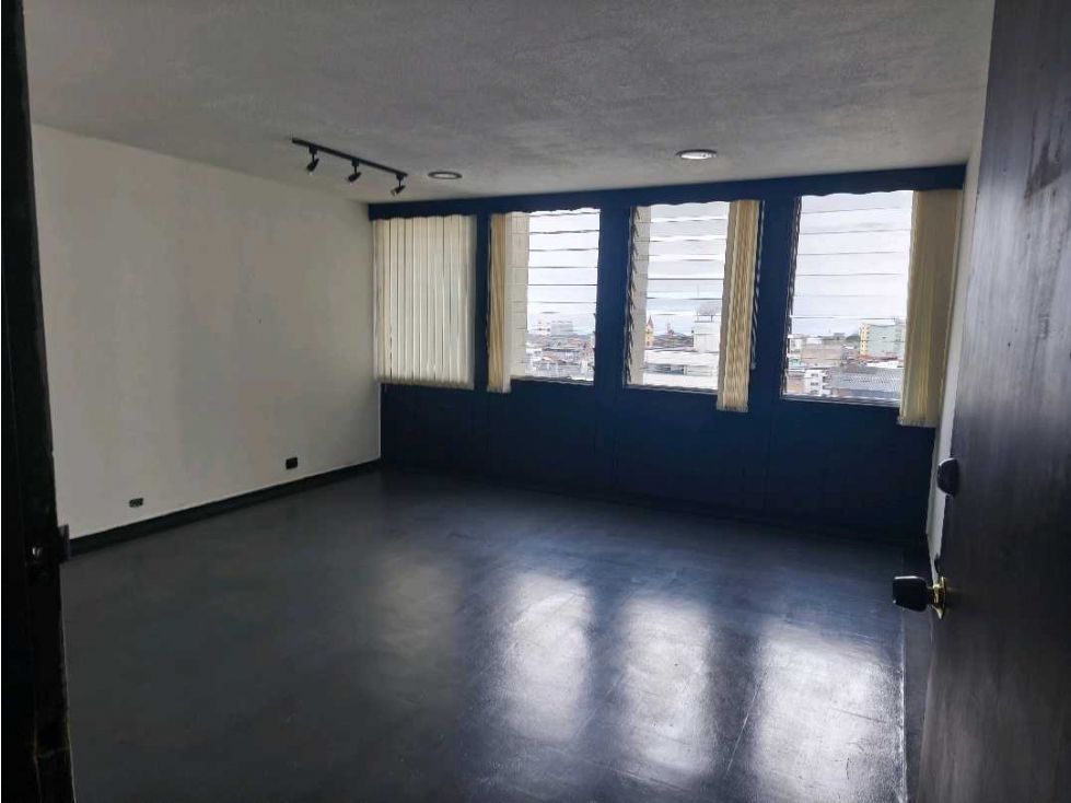Oficina en venta Caldas Manizales Los Rosales 22 m2 Habitaciones 0 Baños 0 Garajes 0 Precio $78000000