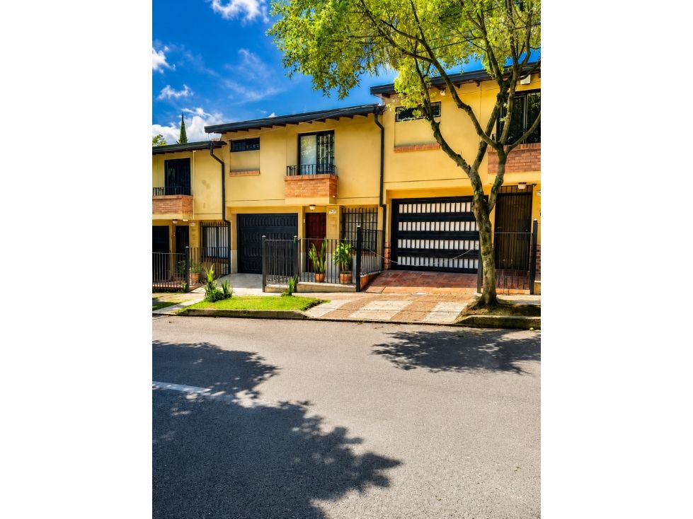 Casa en venta Antioquia Sabaneta Aldea Verde 126 m2 Habitaciones 4 Baños 3 Garajes 2 Precio $730000000