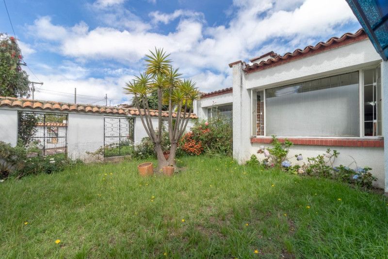Casa en venta Cundinamarca Bogotá Niza Norte 210 m2 Habitaciones 4 Baños 2 Garajes 2 Precio $1250000000