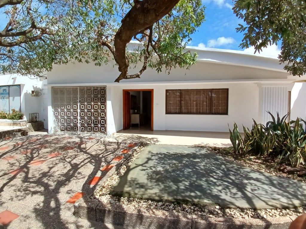 Casa en arriendo Córdoba Montería Costa De Oro 195 m2 Habitaciones 3 Baños 3 Garajes 1 Precio $5000000