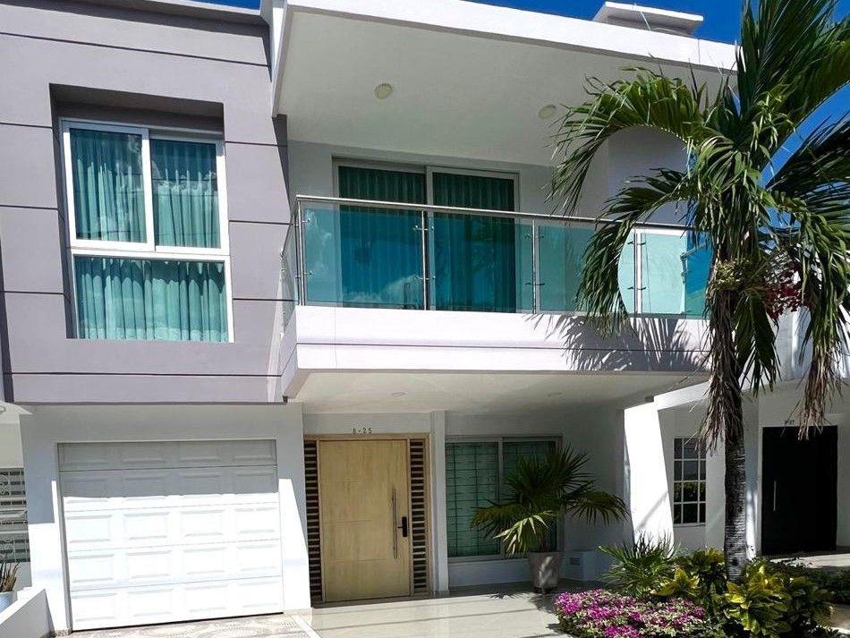 Casa en venta Córdoba Montería Los Alcázares 202 m2 Habitaciones 3 Baños 4 Garajes 1 Precio $950000000