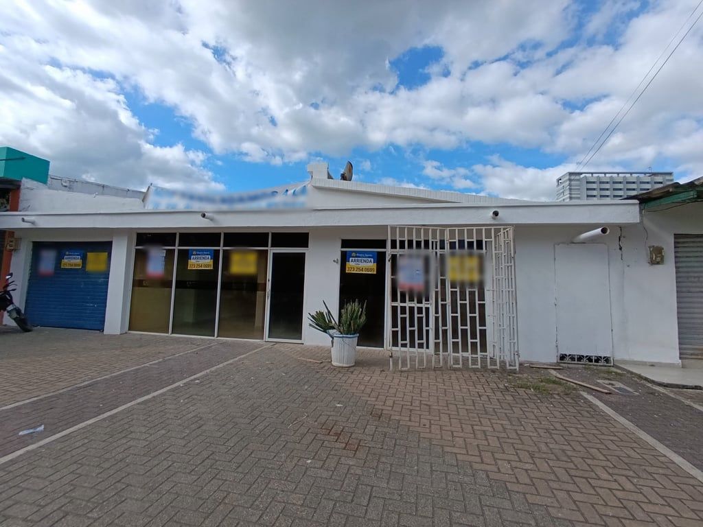Local en arriendo Córdoba Montería Sector Industrial 301 m2 Habitaciones 0 Baños 5 Garajes 1 Precio $3361345