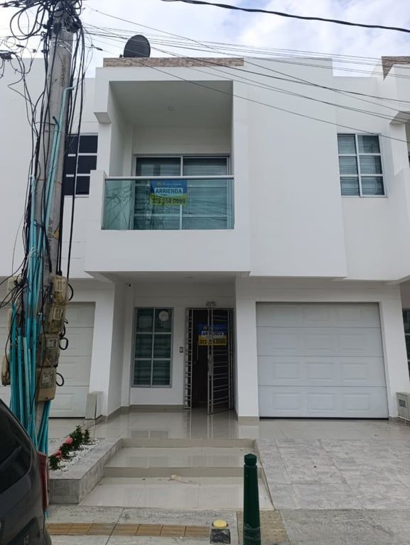 Casa en arriendo Córdoba Montería La Castellana 177 m2 Habitaciones 3 Baños 4 Garajes 1 Precio $3000000