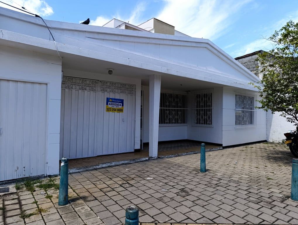 Casa en arriendo Córdoba Montería Chuchurubí 317 m2 Habitaciones 4 Baños 2 Garajes 1 Precio $1500000
