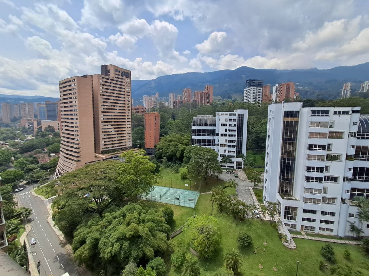 Apartamento en arriendo Antioquia Medellín Los Balsos No1 85 m2 Habitaciones 2 Baños 2 Garajes 1 Precio $5000000