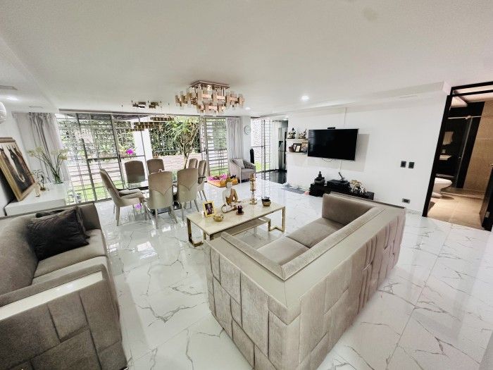 Casa en venta Valle Del Cauca Cali Urbanización Ciudad Jardín 232 m2 Habitaciones 3 Baños 4 Garajes 2 Precio $900000000