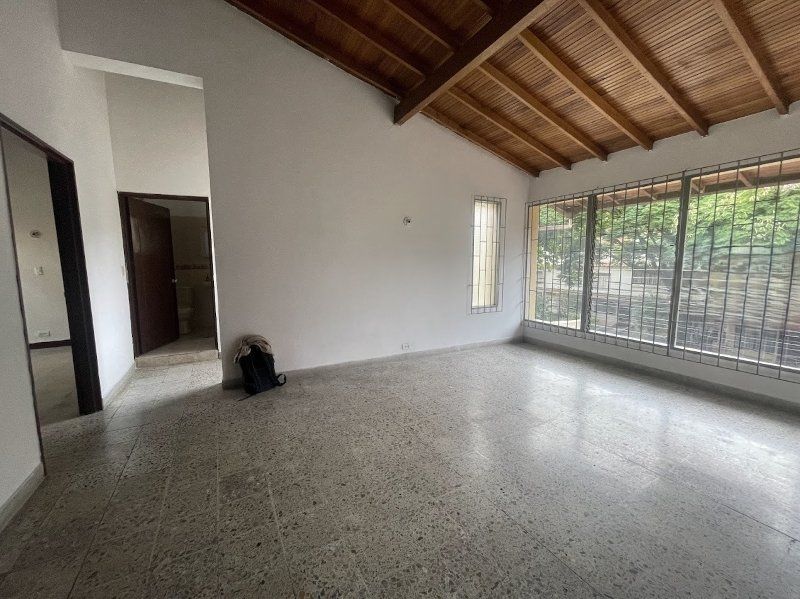 Oficina en arriendo Antioquia Medellín Calasanz 130 m2 Habitaciones 0 Baños 3 Garajes 0 Precio $3100000
