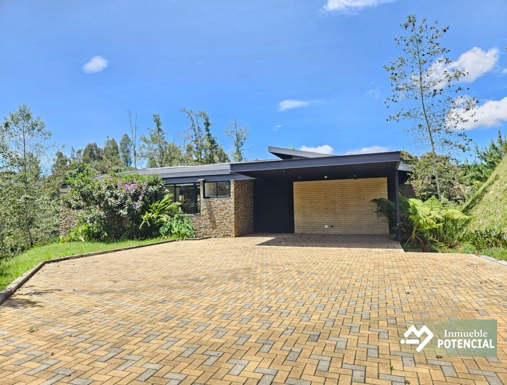 Casa Campestre en arriendo o venta Antioquia El Retiro Asd 230 m2 Habitaciones 3 Baños 4 Garajes 2 Precio venta $2800000000 Precio arriendo $13000000