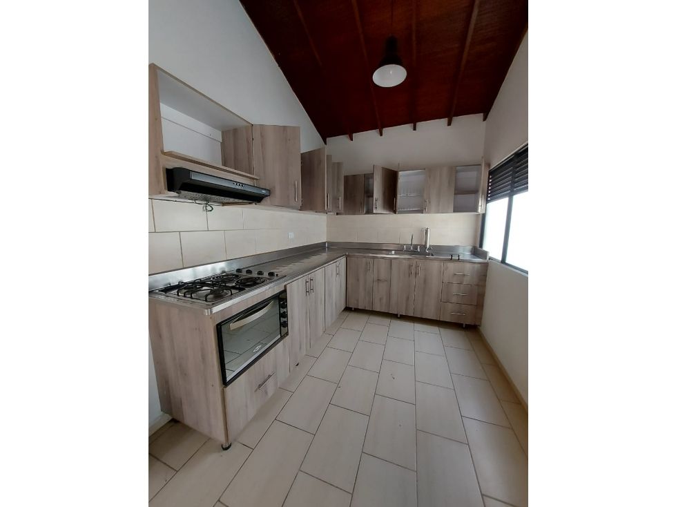 Apartamento en arriendo Antioquia Medellín San Joaquin 90 m2 Habitaciones 4 Baños 2 Garajes 0 Precio $2400000