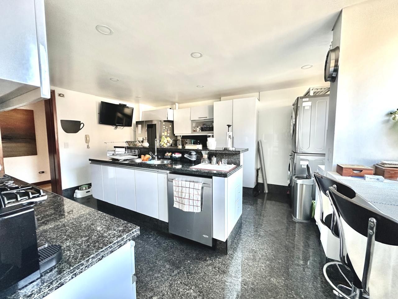 Apartamento en venta Cundinamarca Bogotá Ginebra 220 m2 Habitaciones 3 Baños 4 Garajes 3 Precio $1700000000