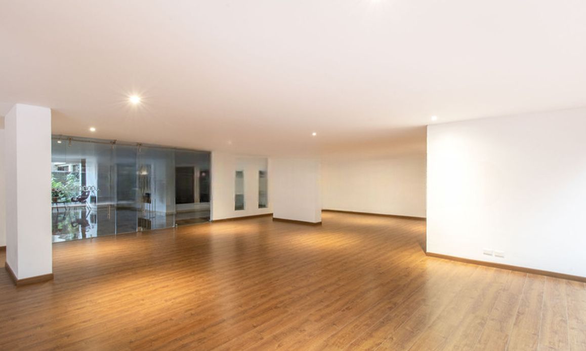 Apartamento en arriendo Cundinamarca Bogotá Lago Gaitan 300 m2 Habitaciones 3 Baños 4 Garajes 1 Precio $16128000