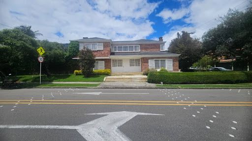 Casa en arriendo Cundinamarca Bogotá Santa Barbara Alta 650 m2 Habitaciones 4 Baños 4 Garajes 2 Precio $27000000