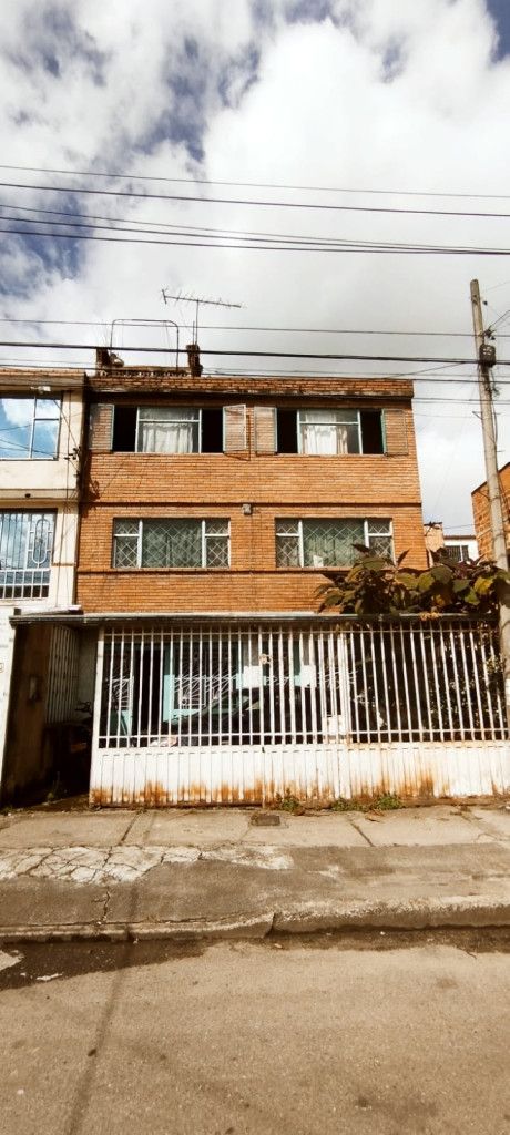 Casa en venta Cundinamarca Bogotá Autopista Del Sur 309 m2 Habitaciones 7 Baños 4 Garajes 2 Precio $580000000