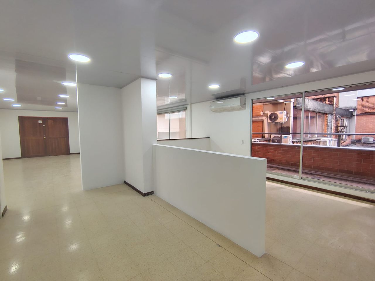 Oficina en venta Antioquia Medellín Cristo Rey 107 m2 Habitaciones 0 Baños 2 Garajes 2 Precio $760000000