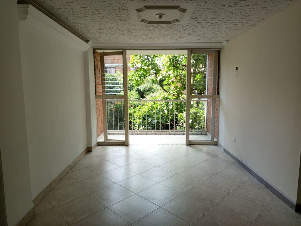 Apartamento en arriendo Antioquia Medellín Altamira 90 m2 Habitaciones 3 Baños 2 Garajes 0 Precio $2200000