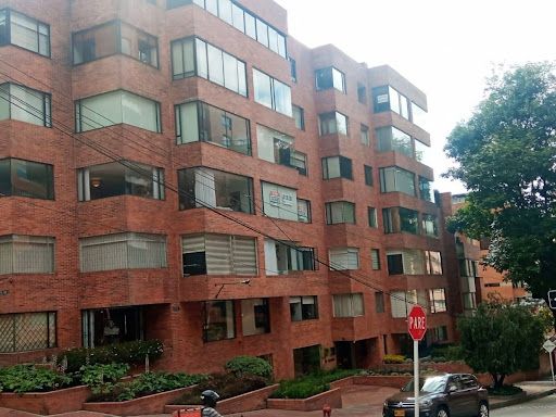 Apartamento en venta Cundinamarca Bogotá Los Rosales 137 m2 Habitaciones 3 Baños 3 Garajes 2 Precio $1200000000
