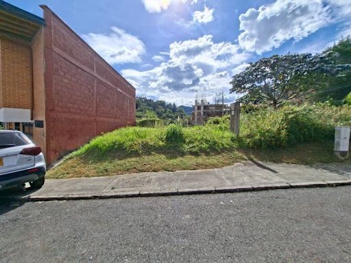 Casa en venta Antioquia El Retiro El Retiro 215 m2 Habitaciones 3 Baños 3 Garajes 1 Precio $1100000000