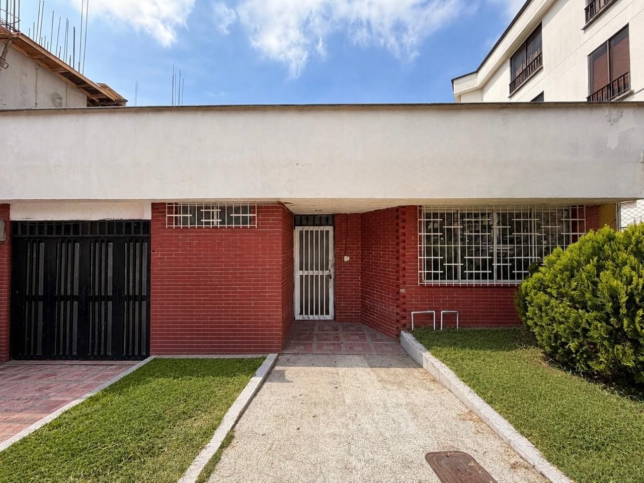 Casa en arriendo o venta Risaralda Pereira San Jose Sur 180 m2 Habitaciones 4 Baños 3 Garajes 0 Precio venta $1100000000 Precio arriendo $5000000
