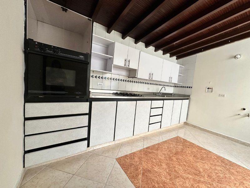 Casa en arriendo Antioquia Medellín La Gloria 220 m2 Habitaciones 4 Baños 3 Garajes 0 Precio $3700000