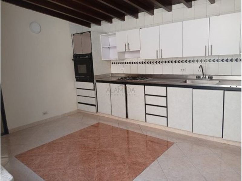 Casa en arriendo Antioquia Medellín La Gloria 220 m2 Habitaciones 4 Baños 3 Garajes 0 Precio $3700000
