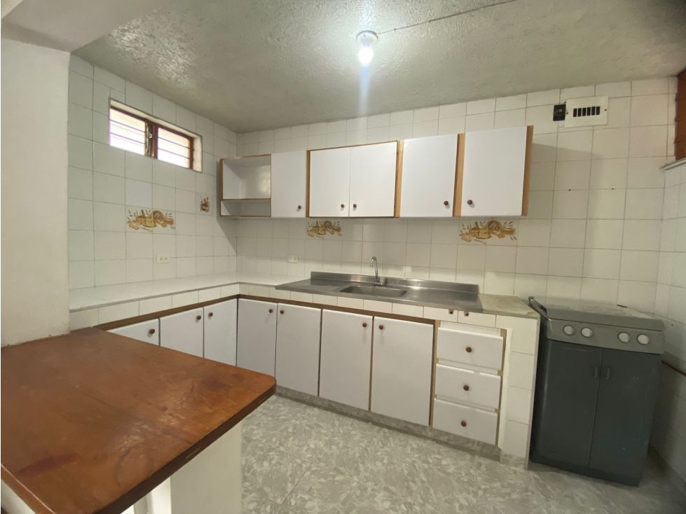 Apartamento en arriendo Antioquia Medellín Ecoparque Cerro El Volador 75 m2 Habitaciones 2 Baños 1 Garajes 0 Precio $1800000