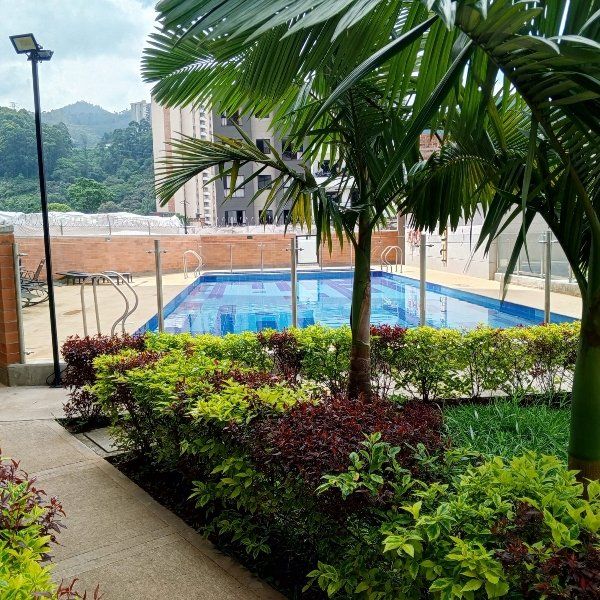 Apartamento en arriendo Antioquia Medellín Villanueva 70 m2 Habitaciones 3 Baños 2 Garajes 0 Precio $2500000