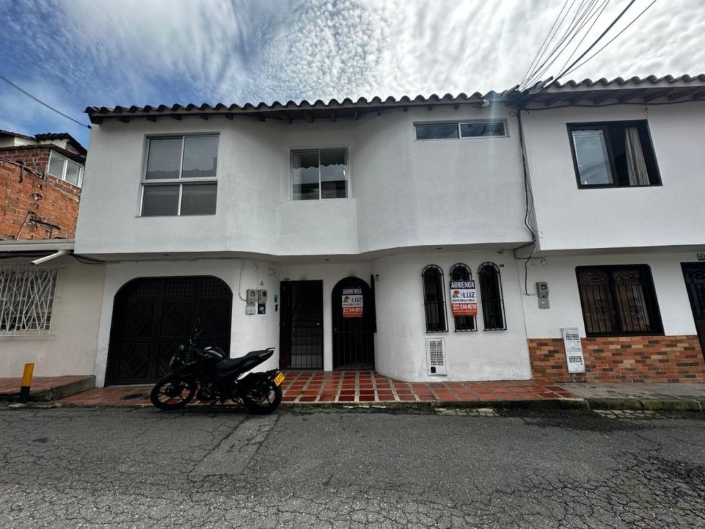 Casa en arriendo Antioquia Rionegro Centro 110 m2 Habitaciones 3 Baños 2 Garajes 1 Precio $2000000