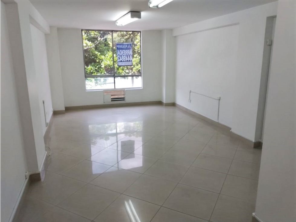 Oficina en arriendo Antioquia Medellín Diego Echavarria 28 m2 Habitaciones 0 Baños 1 Garajes 1 Precio $2200000