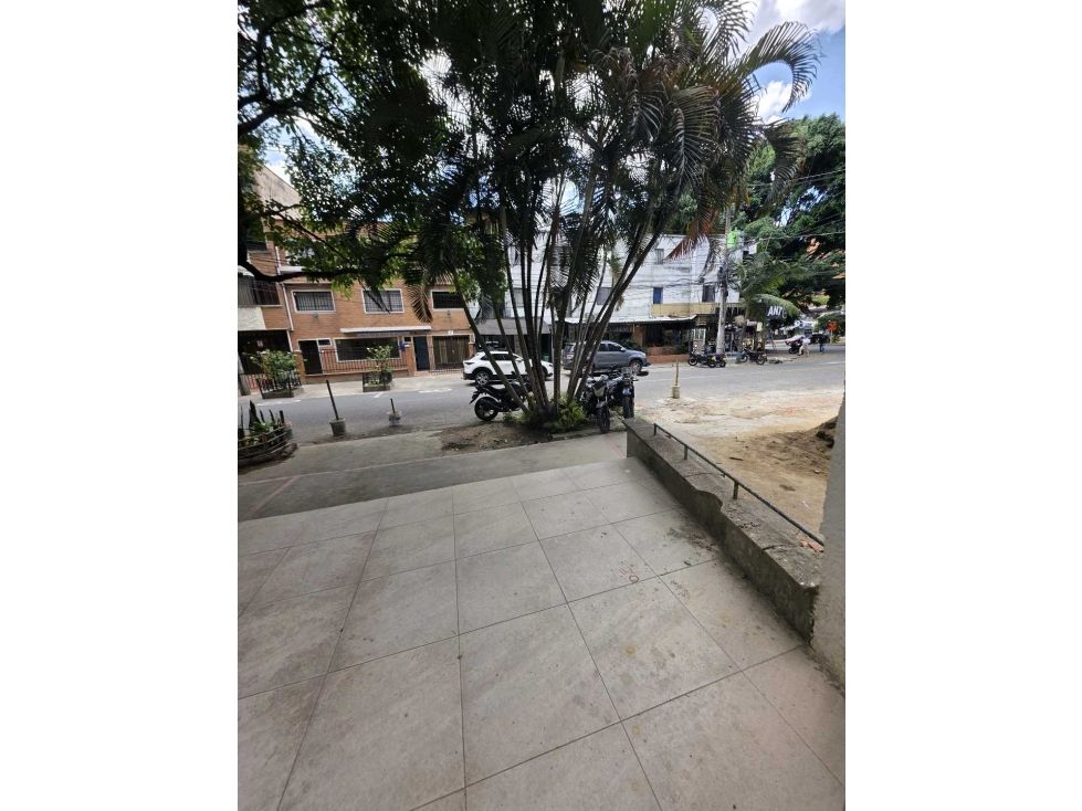 Local en arriendo Antioquia Medellín La Floresta 25 m2 Habitaciones 0 Baños 1 Garajes 0 Precio $2600000