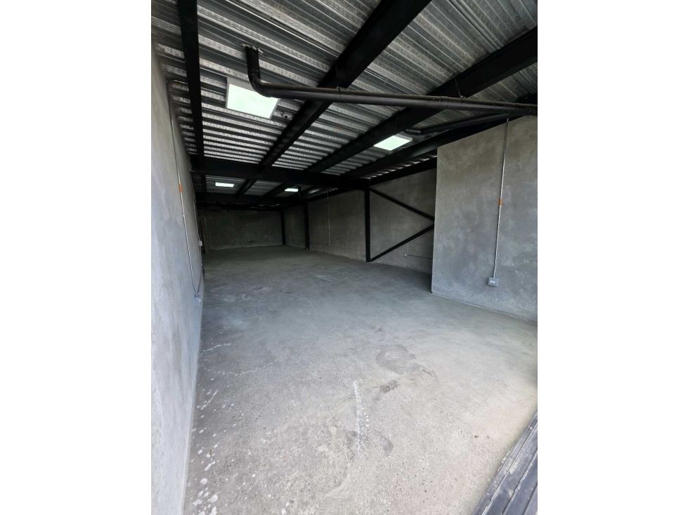 Local en arriendo Antioquia Medellín Caicedo 140 m2 Habitaciones 0 Baños 1 Garajes 0 Precio $5800000