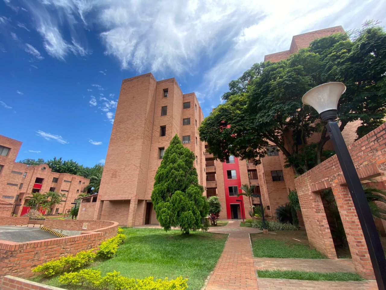 Apartamento en venta Valle Del Cauca Cali El Ingenio 130 m2 Habitaciones 4 Baños 3 Garajes 2 Precio $590000000