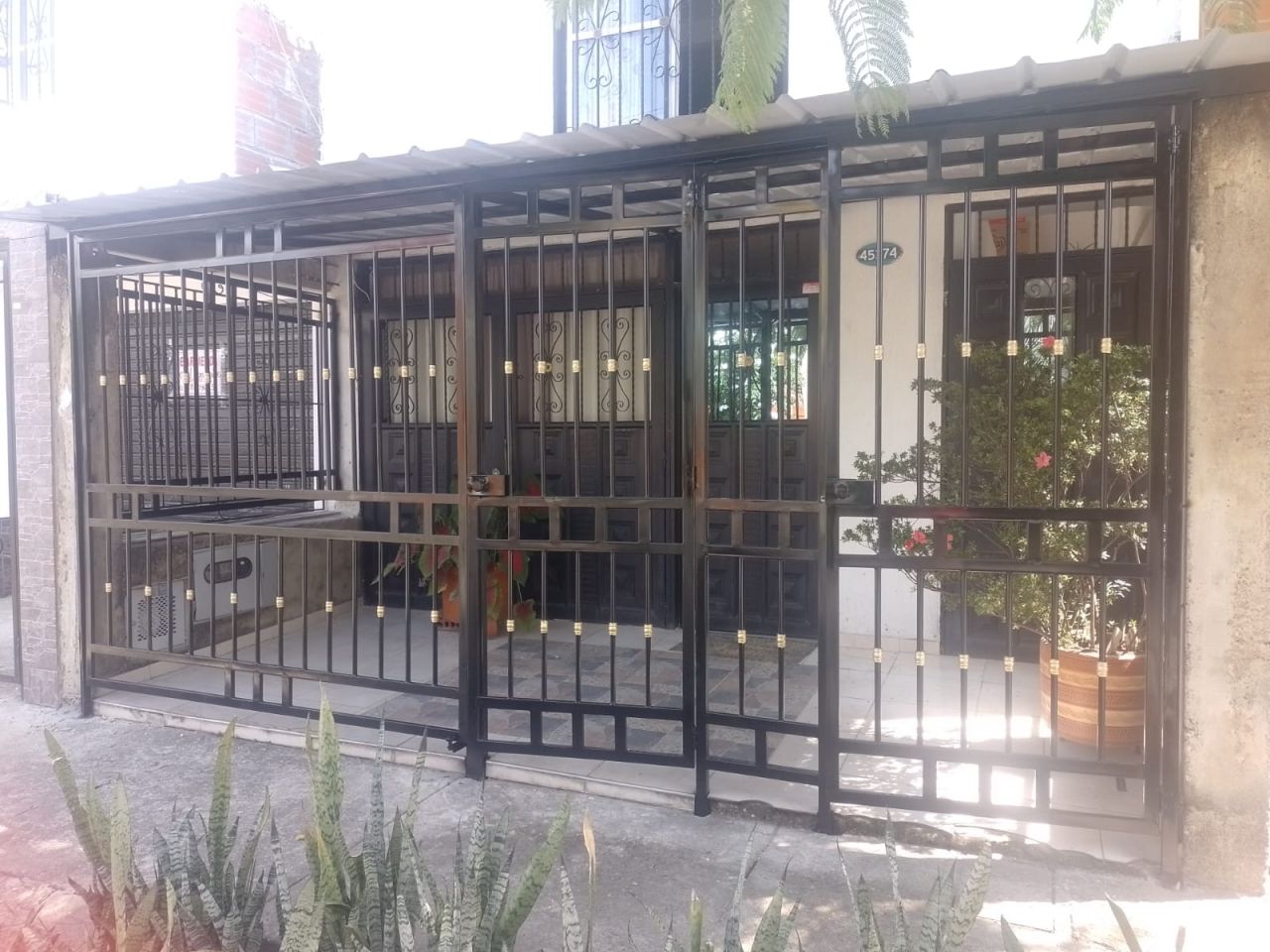 Casa en venta Valle Del Cauca Jamundí Cd Las Flores 140 m2 Habitaciones 4 Baños 2 Garajes 0 Precio $200000000
