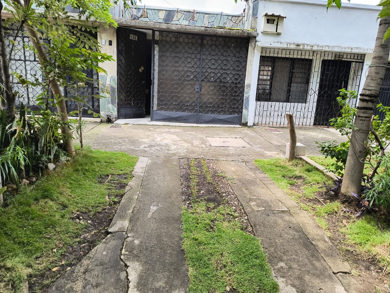 Casa en venta Valle Del Cauca Cali Junín 221 m2 Habitaciones 4 Baños 3 Garajes 0 Precio $400000000