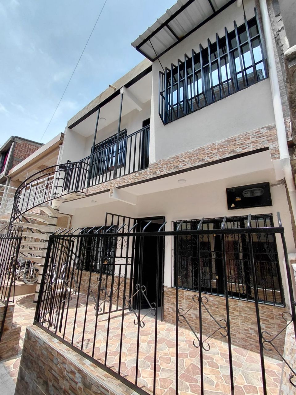 Casa en venta Valle Del Cauca Cali Los Parques - Barranquilla 180 m2 Habitaciones 6 Baños 2 Garajes 0 Precio $395000000