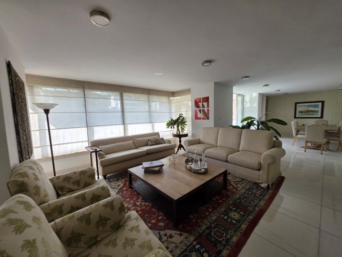Apartamento en arriendo Valle Del Cauca Cali Santa Teresita 260 m2 Habitaciones 3 Baños 3 Garajes 2 Precio $7500000