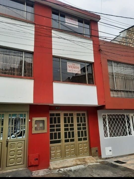Casa en venta Cundinamarca Bogotá Villa Dorado - San Antonio 2010 m2 Habitaciones 4 Baños 2 Garajes 1 Precio $359000000